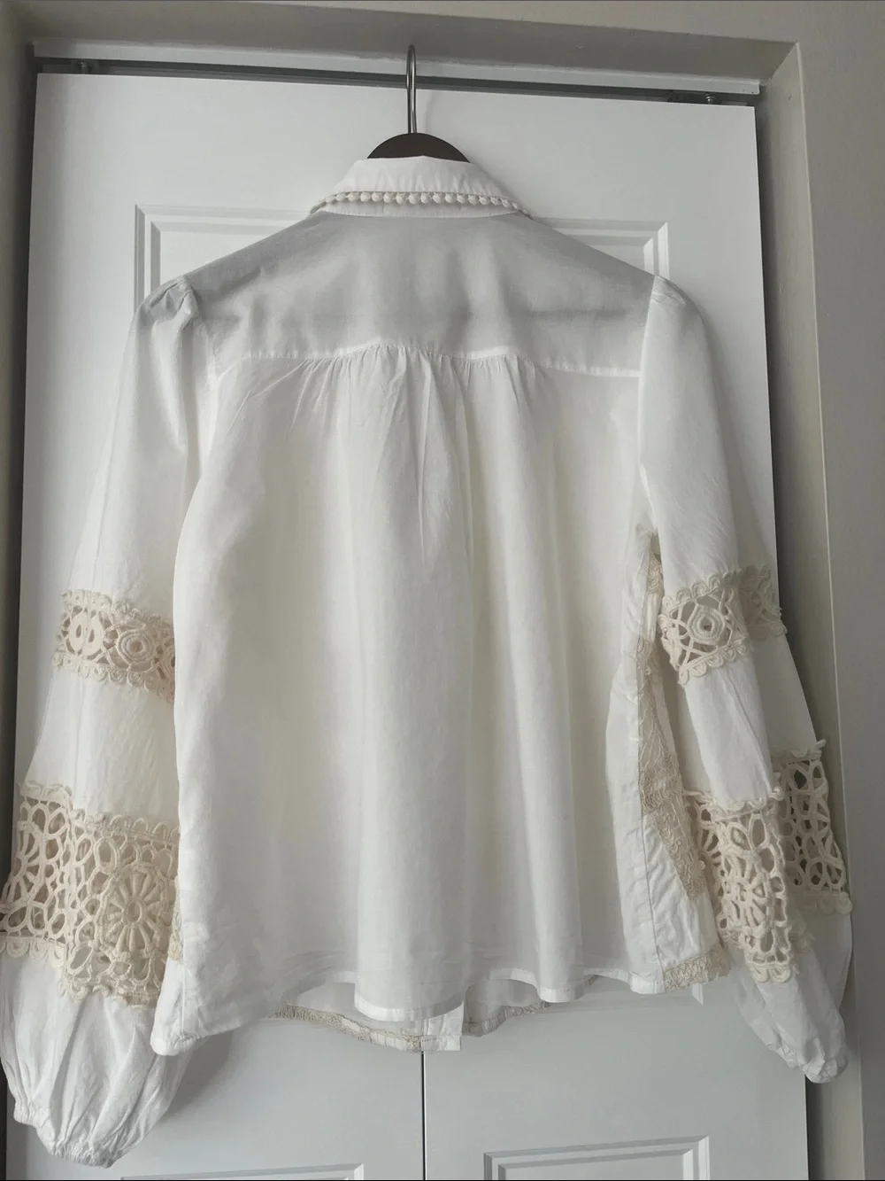 Seek the label Blouse - Picture 11 of 14